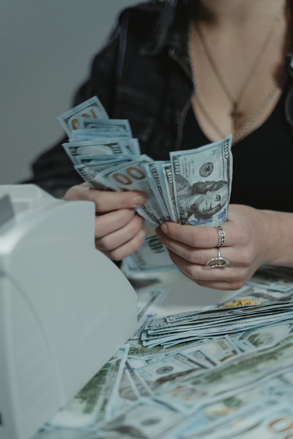 Combien peut-on déposer en liquide à la banque postale ?